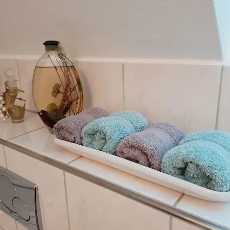 Gemuetliches Mit Eigenem Bad/wc/kueche 民宿